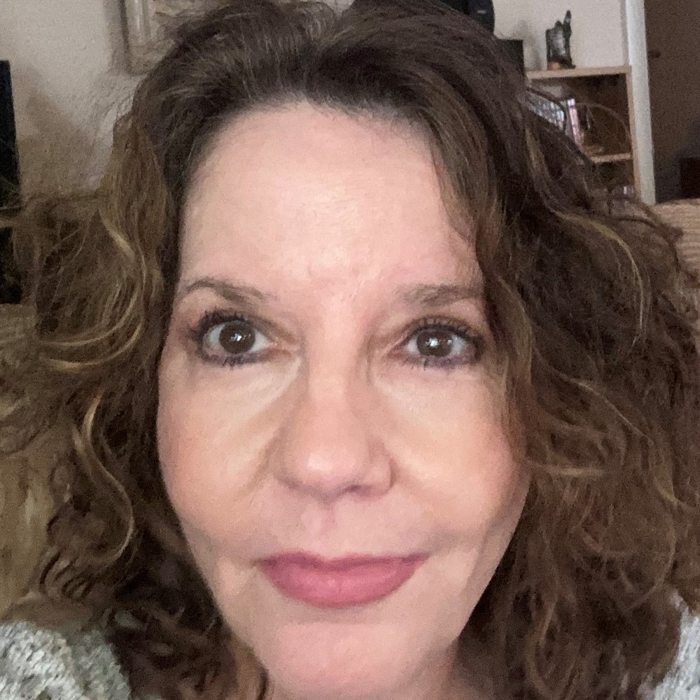 Meet your Posher, Leslie
